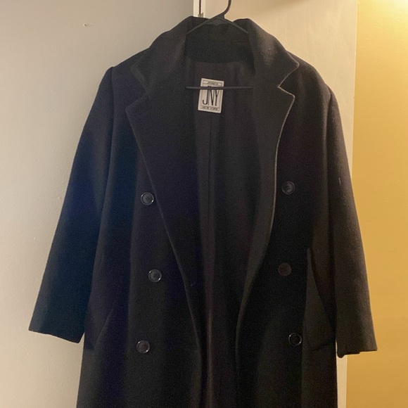 Extremely warm , high quality coat NY , never worn - Picture 3 of 5